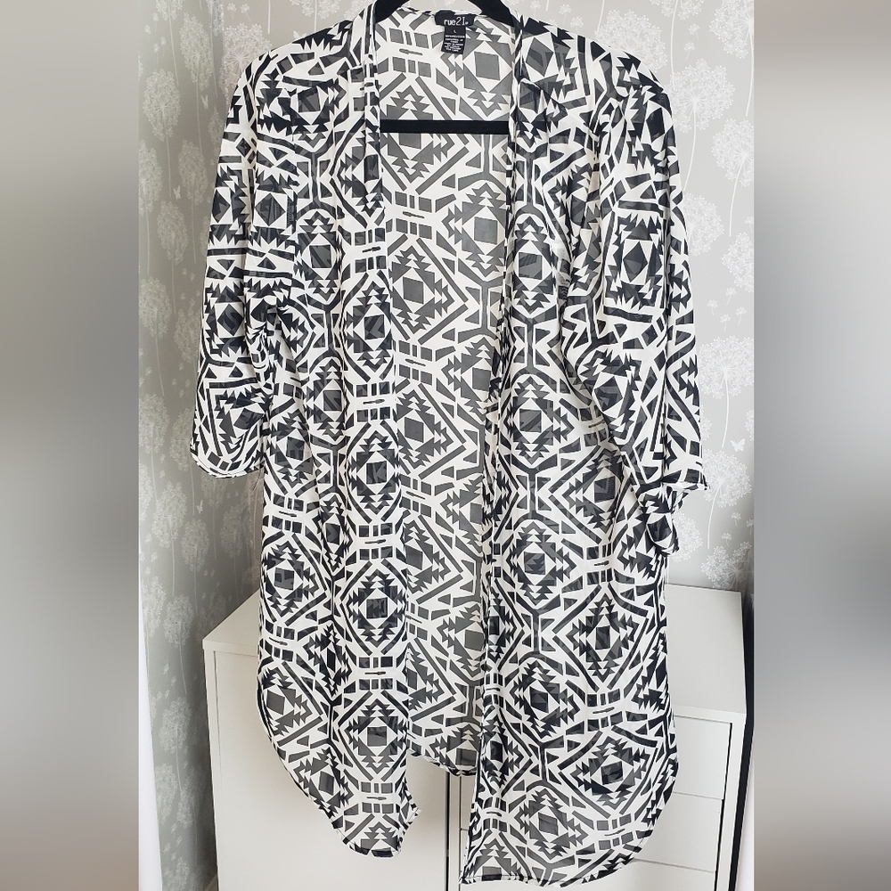 Discontinued Rue 21 sheer geometric kimono